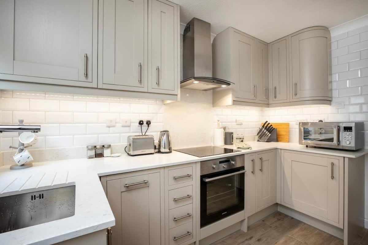 Fabulous High Street Townhouse With Stunning Views & Parking At 'Eagles Nest' Falmouth Exterior foto