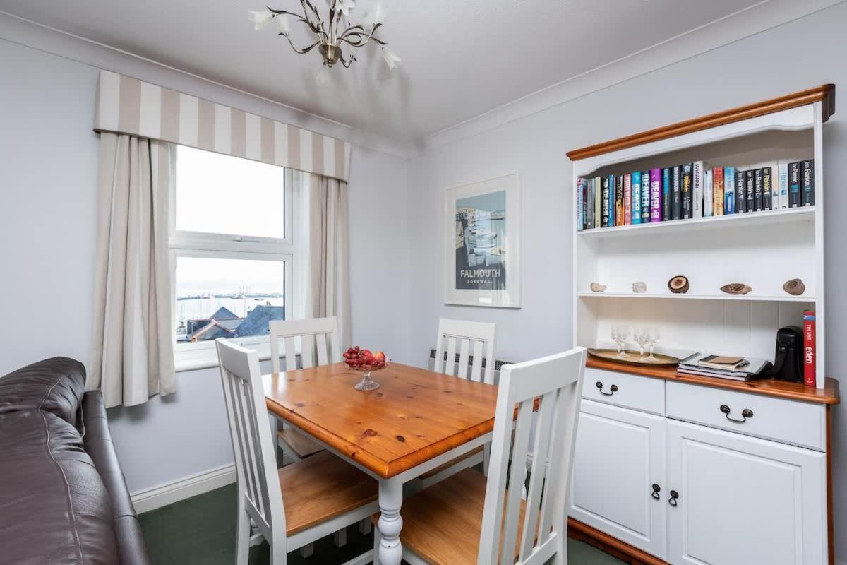 Fabulous High Street Townhouse With Stunning Views & Parking At 'Eagles Nest' Falmouth Exterior foto
