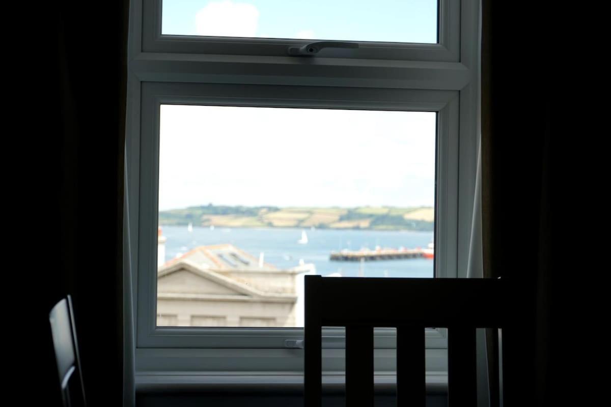 Fabulous High Street Townhouse With Stunning Views & Parking At 'Eagles Nest' Falmouth Exterior foto