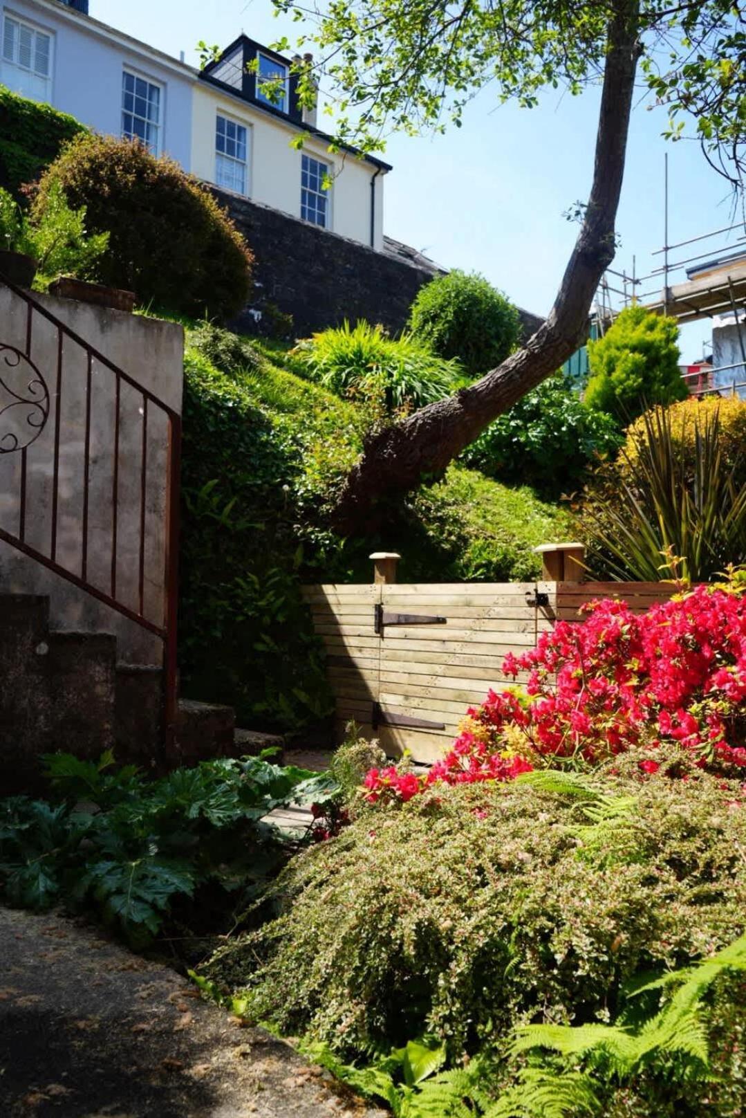Fabulous High Street Townhouse With Stunning Views & Parking At 'Eagles Nest' Falmouth Exterior foto