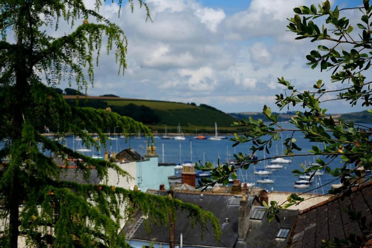Fabulous High Street Townhouse With Stunning Views & Parking At 'Eagles Nest' Falmouth Exterior foto